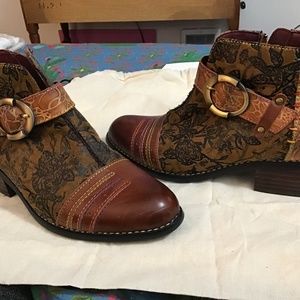 Beautiful BOOTIE L’Artiste …size 36